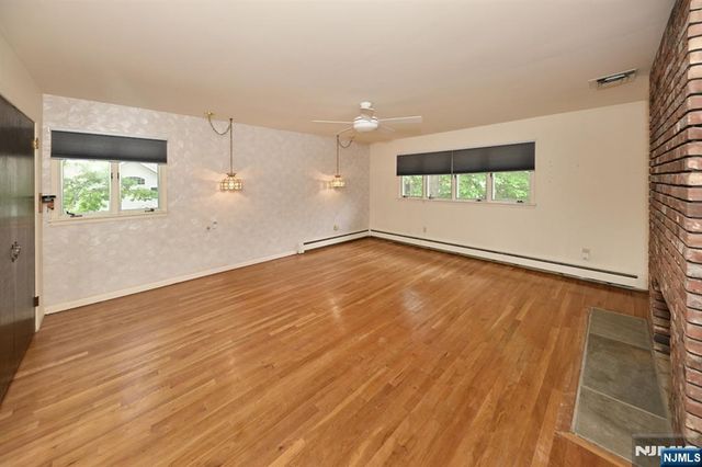 9 Lyncrest Drive, Paramus, NJ 07652