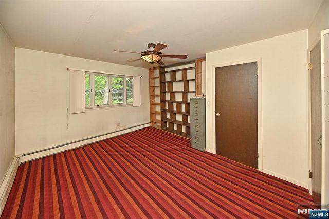 9 Lyncrest Drive, Paramus, NJ 07652