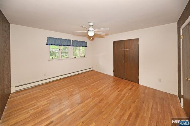 9 Lyncrest Drive, Paramus, NJ 07652