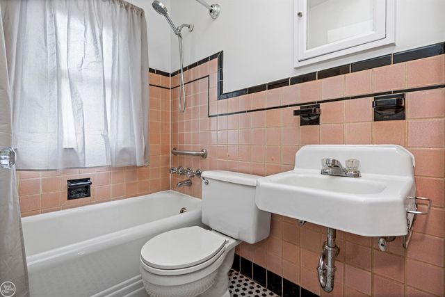 18239 Glendale Street, Roseville, MI 48066