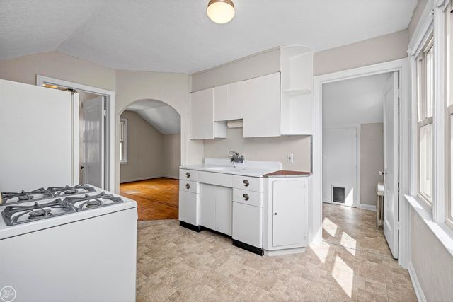 18239 Glendale Street, Roseville, MI 48066