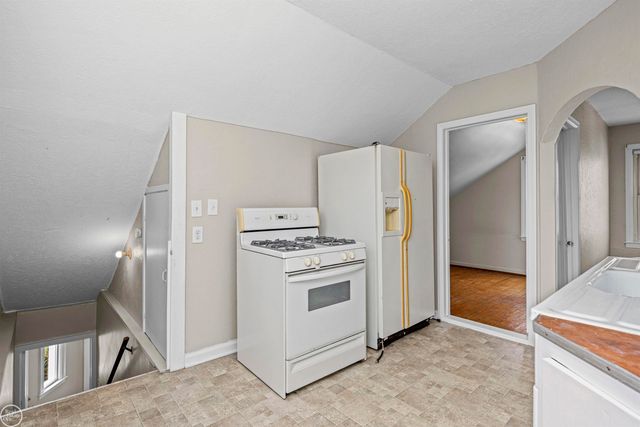 18239 Glendale Street, Roseville, MI 48066