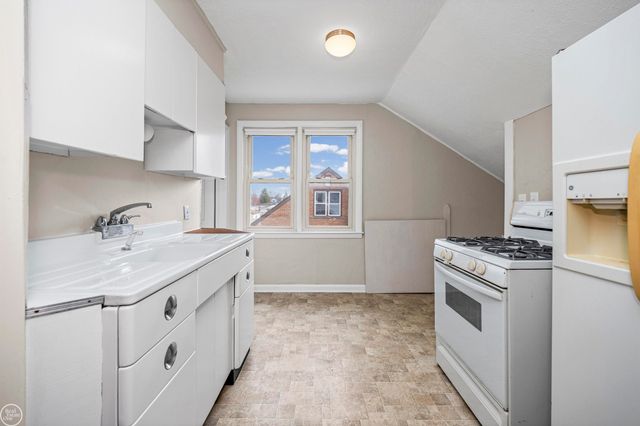 18239 Glendale Street, Roseville, MI 48066