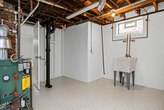 18239 Glendale Street, Roseville, MI 48066