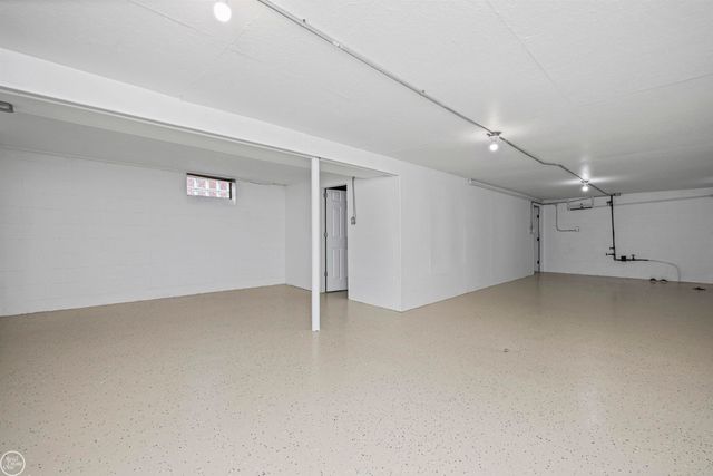 18239 Glendale Street, Roseville, MI 48066