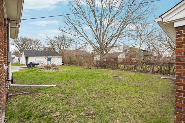 18239 Glendale Street, Roseville, MI 48066