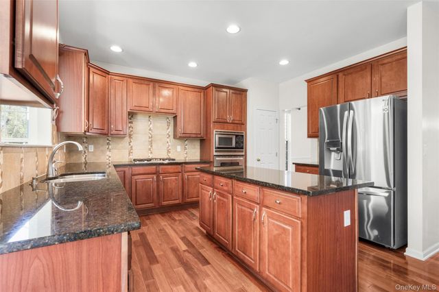 411 Vassar Place, Fishkill, NY 12524