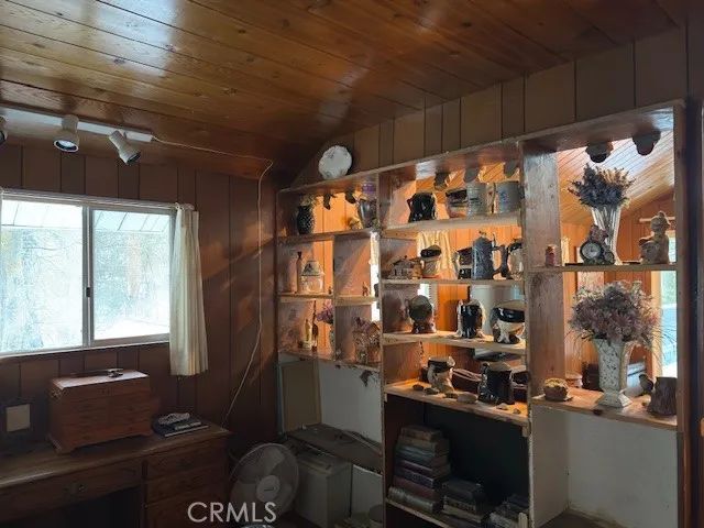 719 Ridge Way, Green Valley Lake, CA 92341