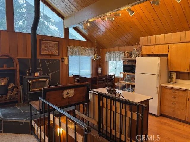 719 Ridge Way, Green Valley Lake, CA 92341