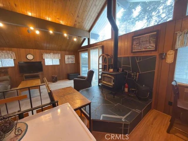 719 Ridge Way, Green Valley Lake, CA 92341