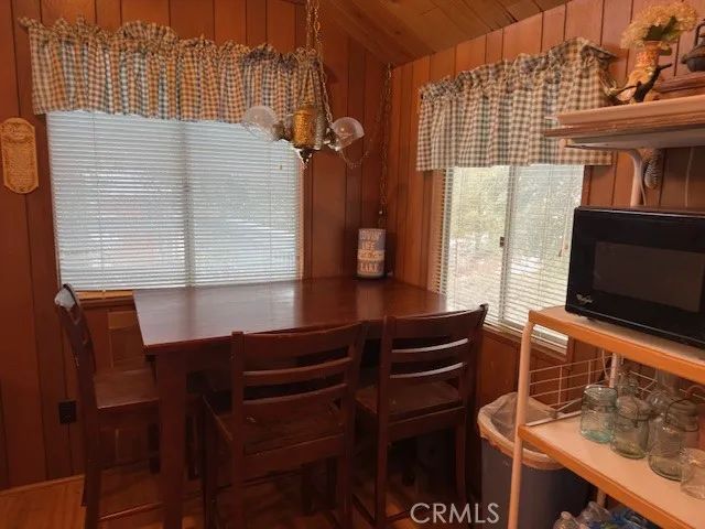 719 Ridge Way, Green Valley Lake, CA 92341