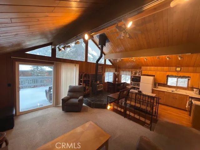 719 Ridge Way, Green Valley Lake, CA 92341