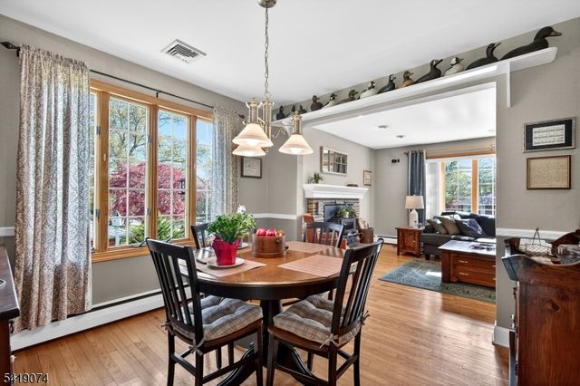 18 Hillcrest Dr, Bloomingdale Boro, NJ 07403