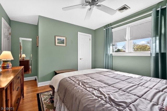18 Hillcrest Dr, Bloomingdale Boro, NJ 07403