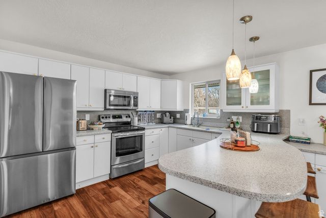 2591 E CREEK RD, Sandy, UT 84093