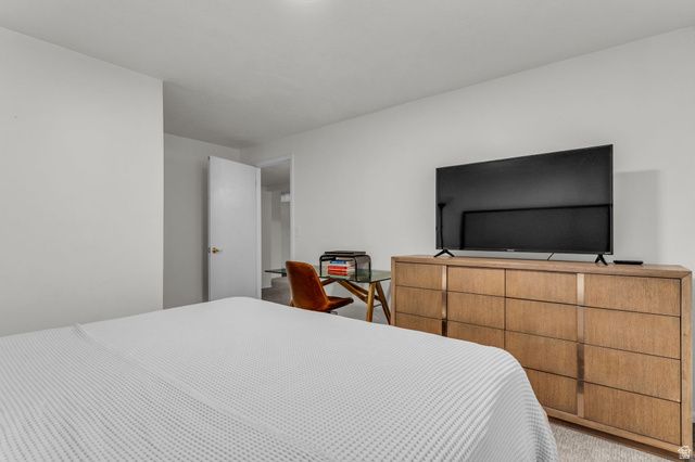 2591 E CREEK RD, Sandy, UT 84093