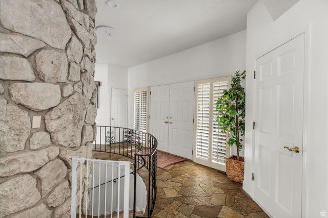 2591 E CREEK RD, Sandy, UT 84093