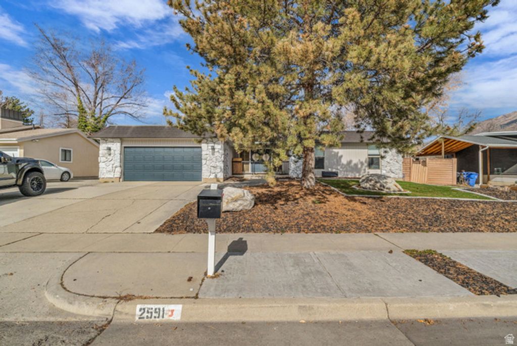 2591 E CREEK RD, Sandy, UT 84093