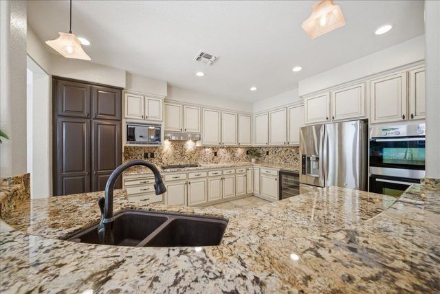 201 Crenshaw Ct, Granite Bay, CA 95746