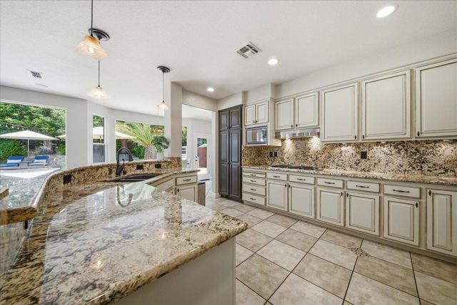 201 Crenshaw Ct, Granite Bay, CA 95746