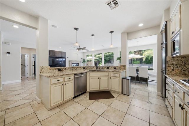 201 Crenshaw Ct, Granite Bay, CA 95746