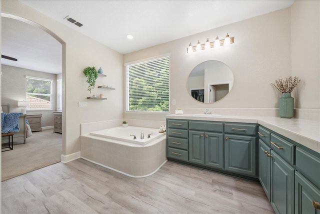 201 Crenshaw Ct, Granite Bay, CA 95746
