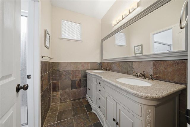 201 Crenshaw Ct, Granite Bay, CA 95746