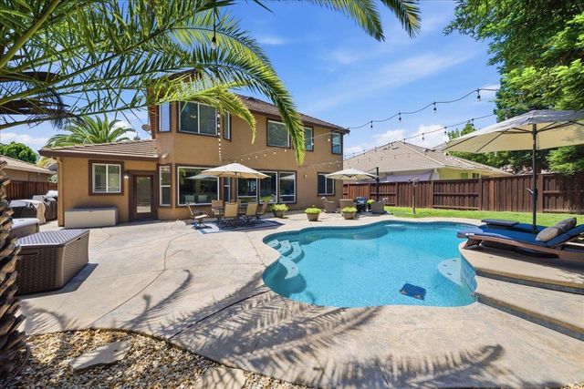 201 Crenshaw Ct, Granite Bay, CA 95746