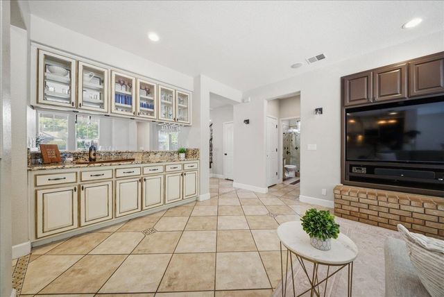 201 Crenshaw Ct, Granite Bay, CA 95746
