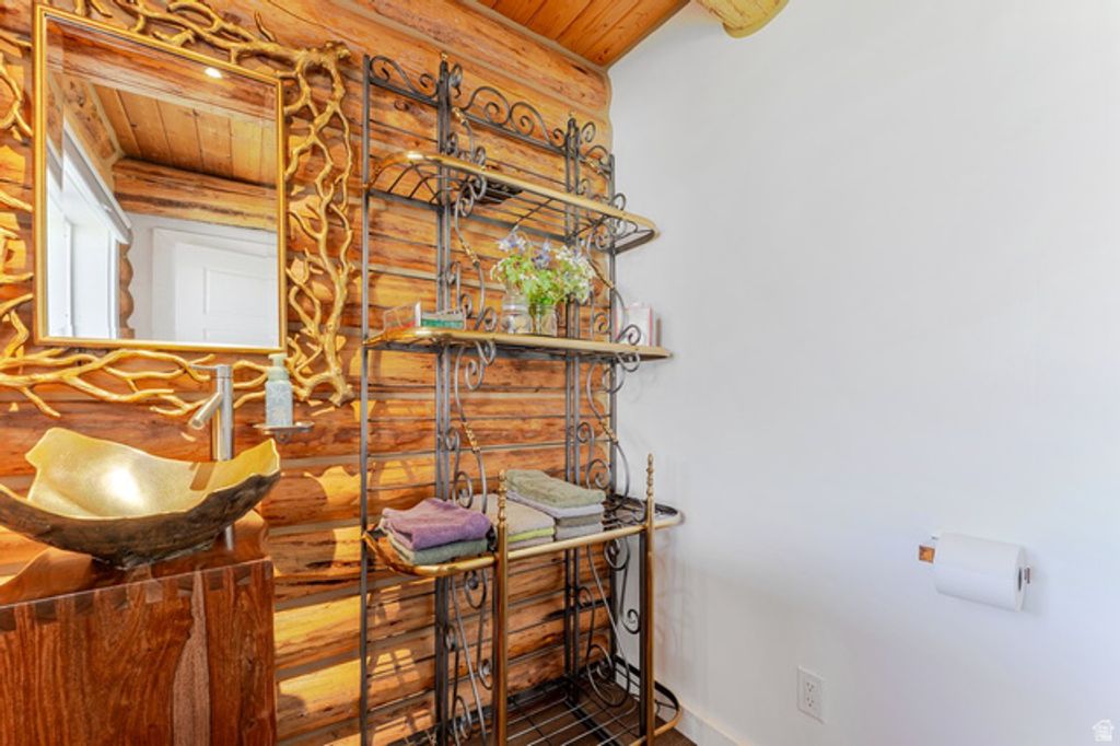 Image 13 of property listing at 5402 N 750 W, Oakley, UT 84055