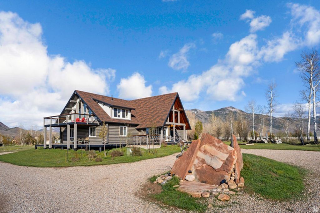 Image 3 of property listing at 5402 N 750 W, Oakley, UT 84055