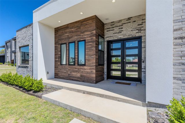 9742 Sunset Drive, Frisco, TX 75033