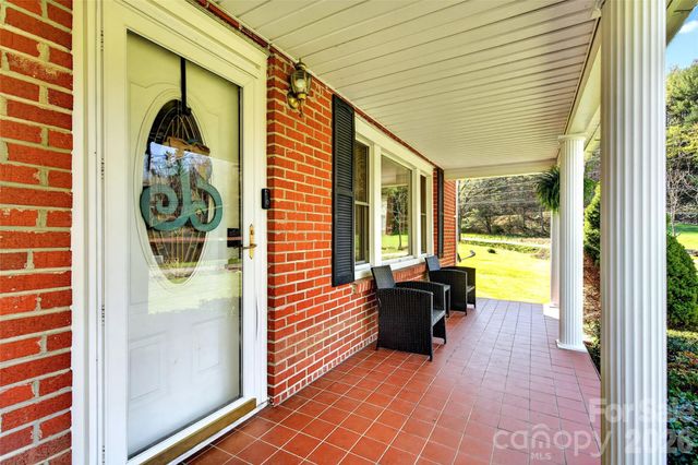 1511 White Oak Road, Bakersville, NC 28705