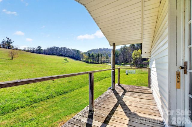 1511 White Oak Road, Bakersville, NC 28705