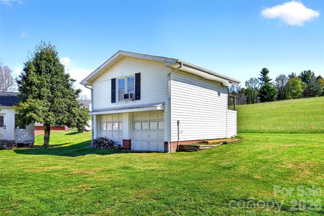 1511 White Oak Road, Bakersville, NC 28705