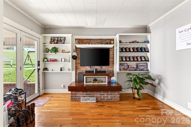 1511 White Oak Road, Bakersville, NC 28705