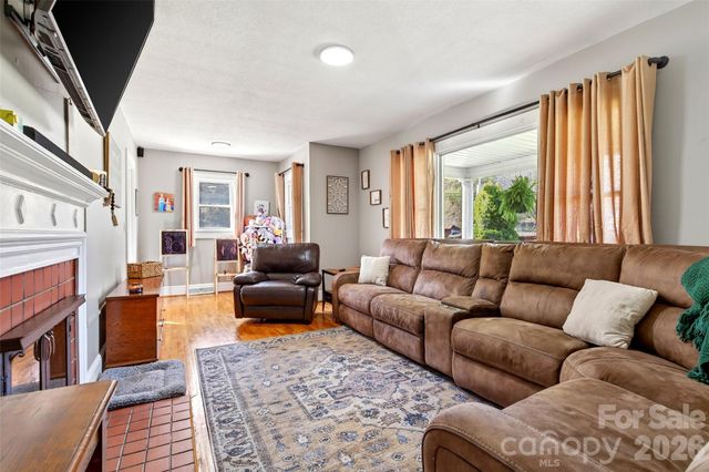 1511 White Oak Road, Bakersville, NC 28705