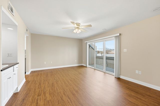 1000 11th Ave N Apt 102, North Myrtle Beach, SC 29582