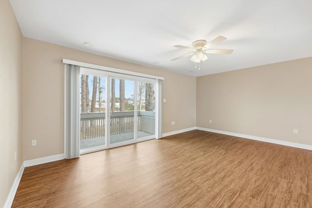 1000 11th Ave N Apt 102, North Myrtle Beach, SC 29582