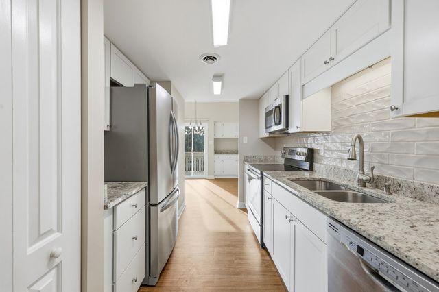 1000 11th Ave N Apt 102, North Myrtle Beach, SC 29582