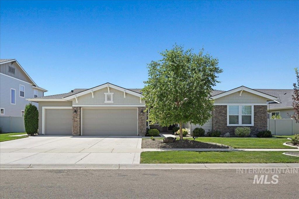 5271 W Saguaro Dr, Eagle, ID 83616