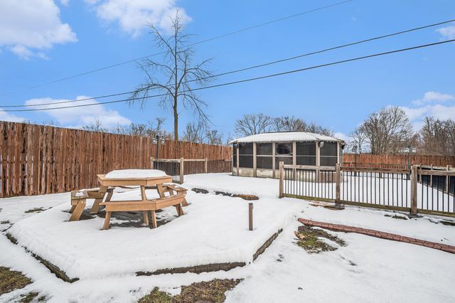 2743 N M 140 Highway, Watervliet, MI 49098