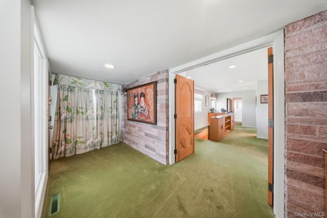 736 State Route 94 N, Warwick, NY 10990