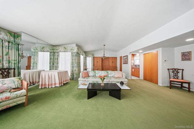 736 State Route 94 N, Warwick, NY 10990