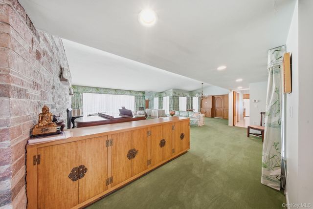 736 State Route 94 N, Warwick, NY 10990