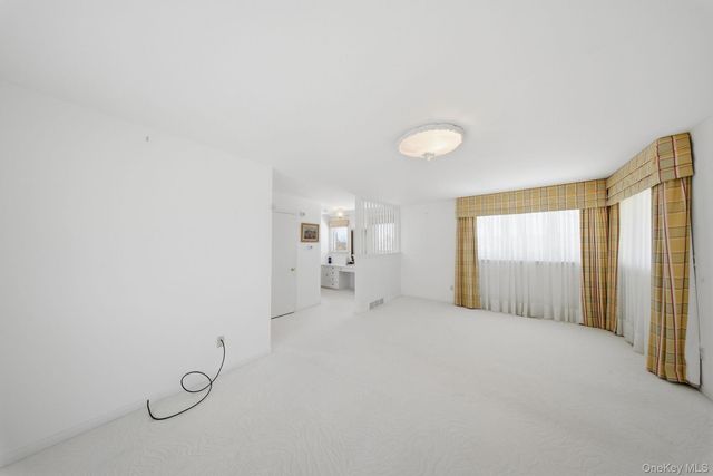 736 State Route 94 N, Warwick, NY 10990