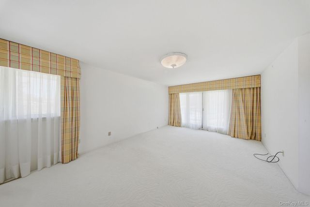 736 State Route 94 N, Warwick, NY 10990