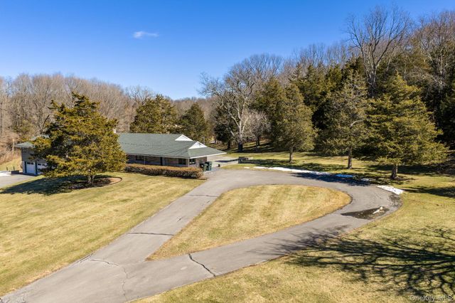 736 State Route 94 N, Warwick, NY 10990