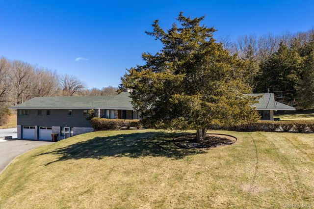 736 State Route 94 N, Warwick, NY 10990