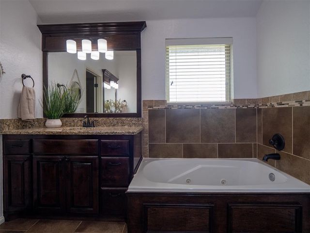 11412 NW 132nd Terrace, Piedmont, OK 73078